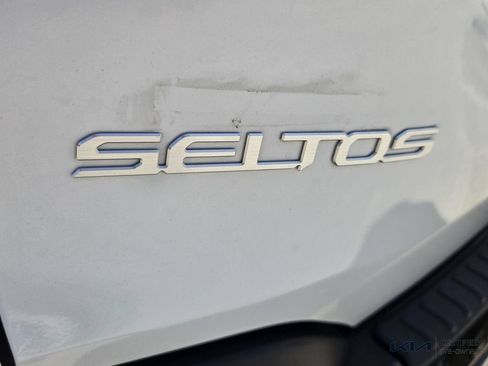 Certified 2024 Kia Seltos EX FWD image 15