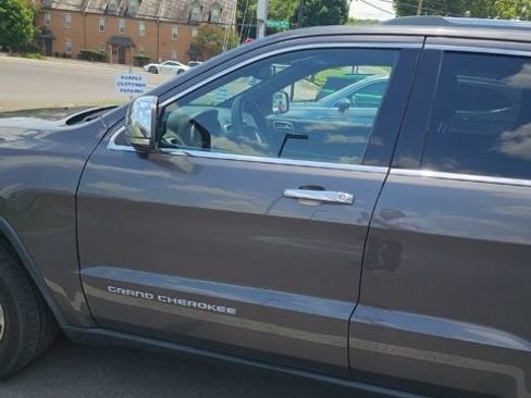 Used 2014 Jeep Grand Cherokee Limited w/ Trailer Tow Group IV AWD/4WD image 19