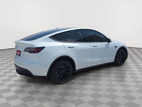 Used 2023 Tesla Model Y Long Range AWD/4WD image 5