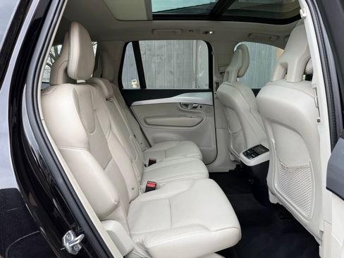 Used 2018 Volvo XC90 T5 Momentum w/ Convenience Package AWD/4WD image 18