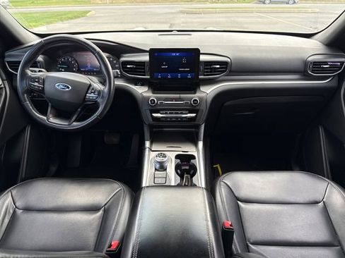 Used 2020 Ford Explorer XLT w/ Equipment Group 202A image 20