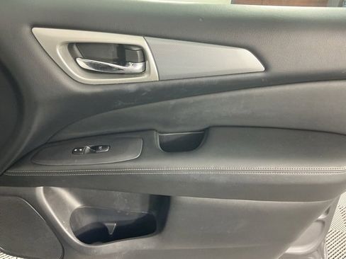 Used 2017 Nissan Pathfinder SL w/ SL Premium Package image 12