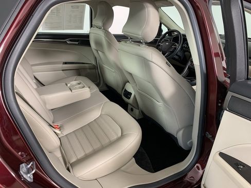 Used 2017 Ford Fusion SE w/ Fusion SE Technology Package image 35