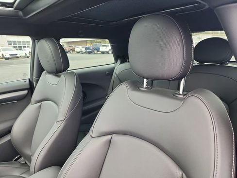 Used 2022 MINI Cooper S w/ Premium Package image 13