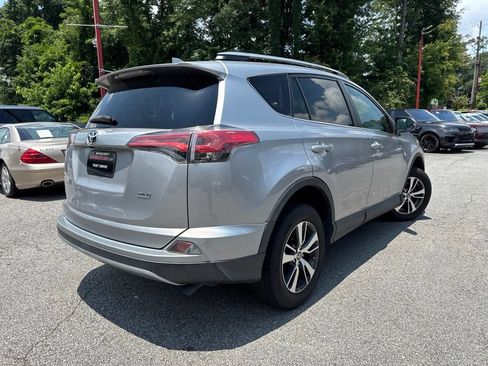 Used 2017 Toyota RAV4 XLE FWD image 3