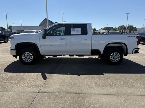Used 2025 Chevrolet Silverado 2500 LT w/ Convenience Package image 21