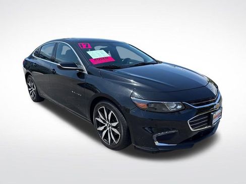 Used 2017 Chevrolet Malibu LT w/ Leather Package FWD image 7