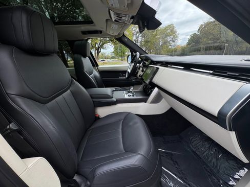 Used 2022 Land Rover Range Rover SE image 20