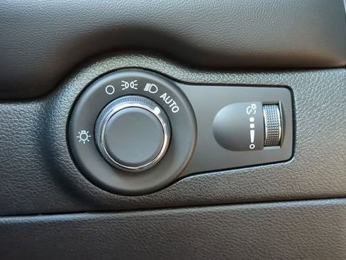 Used 2024 Dodge Durango GT image 32