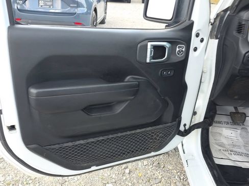 Used 2025 Jeep Gladiator Sport AWD/4WD image 11