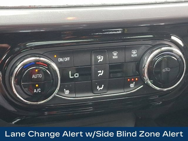 Used 2024 Chevrolet Trax ACTIV w/ Sunroof Package FWD image 14