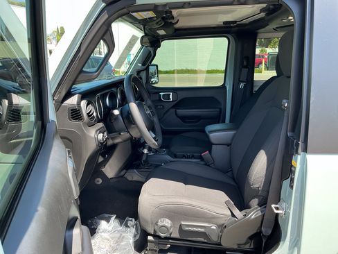 Used 2023 Jeep Wrangler Sport AWD/4WD image 14