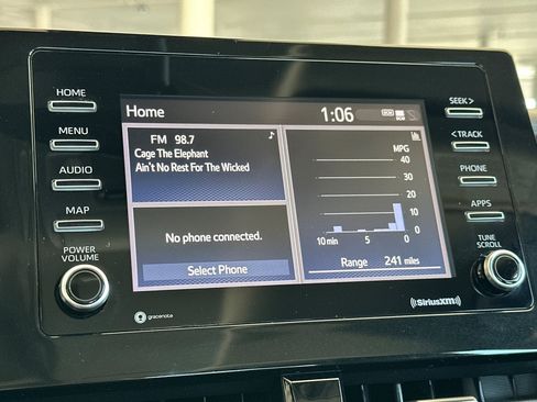 Certified 2022 Toyota Camry SE FWD image 16