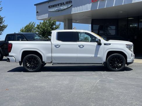Used 2024 GMC Sierra 1500 Denali AWD/4WD image 3