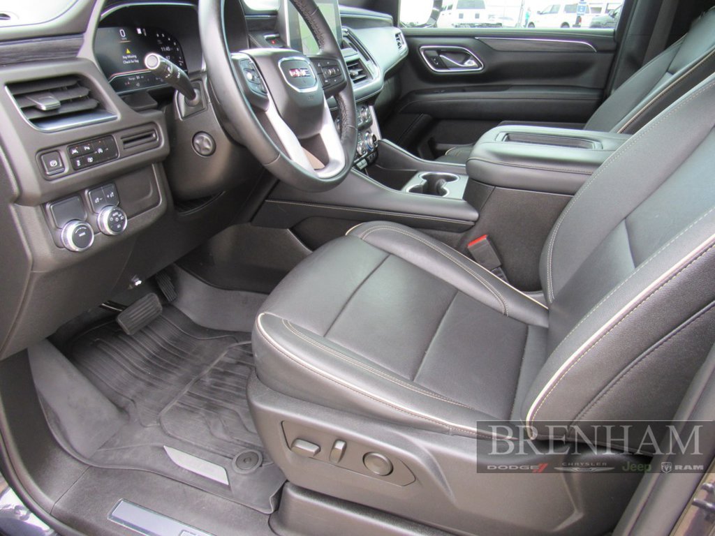 Used 2023 GMC Yukon XL SLT w/ SLT Luxury Package RWD image 17
