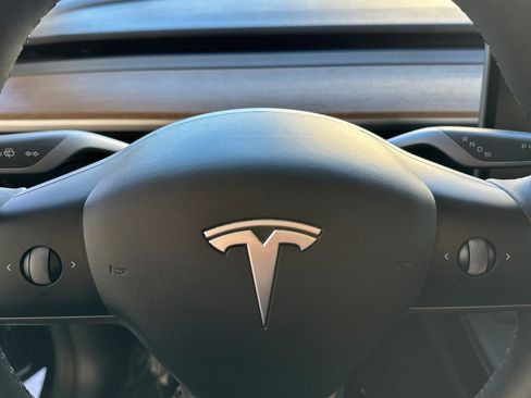 Used 2022 Tesla Model Y Performance AWD/4WD image 31
