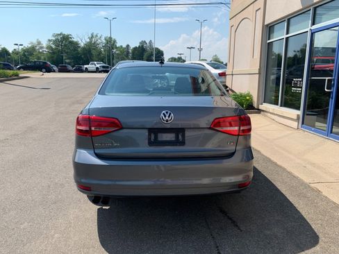 Used 2015 Volkswagen Jetta SE FWD image 6