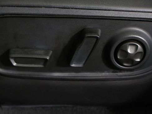 Used 2023 Jeep Grand Cherokee L Laredo AWD/4WD image 33