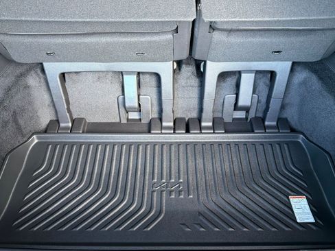 New 2026 Kia Carnival EX image 13