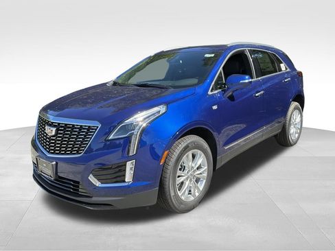 New 2026 Cadillac XT5 Luxury w/ LPO, Premium Carpet Package AWD/4WD image 2