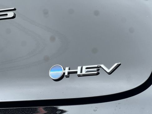 New 2027 Toyota Prius LE FWD image 7