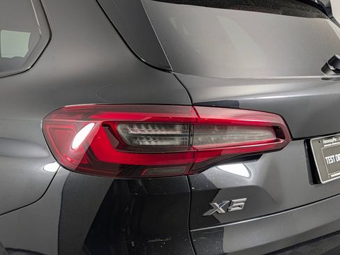 Used 2022 BMW X5 sDrive40i w/ M Sport Package image 16