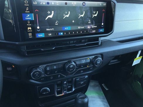 New 2026 Jeep Gladiator Sport image 29