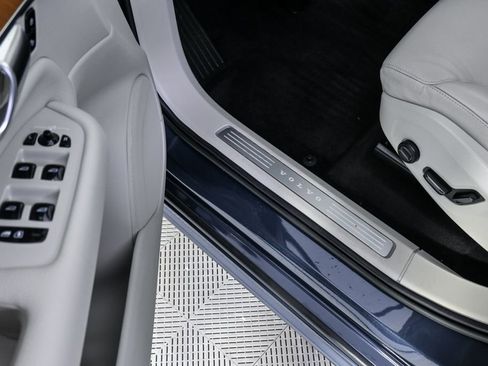 Certified 2022 Volvo XC90 T5 Momentum w/ Advanced Package image 10