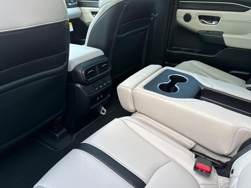 New 2026 Honda Pilot Touring image 21