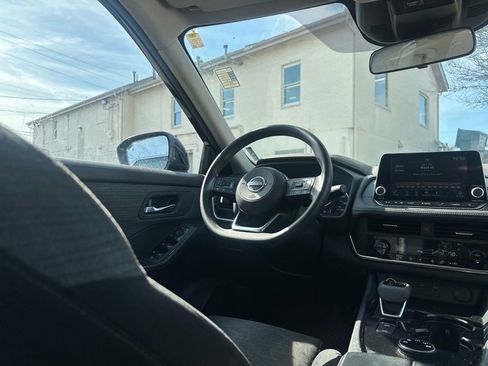 Used 2023 Nissan Rogue SV image 37