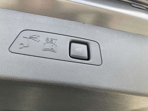 New 2025 Lincoln Corsair FWD w/ Equipment Group 101A image 16