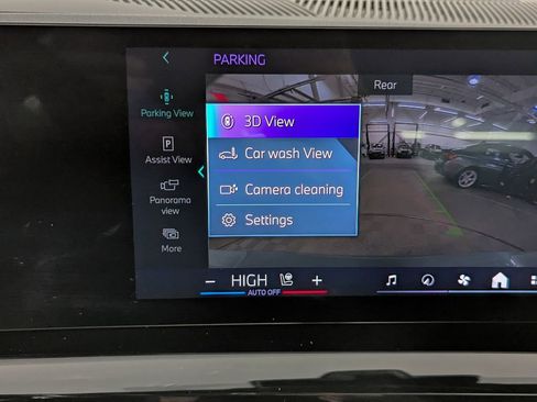 Used 2025 BMW 530i xDrive w/ Premium Package image 25