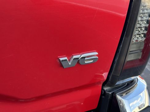 Used 2017 Toyota Tacoma TRD Off-Road image 13