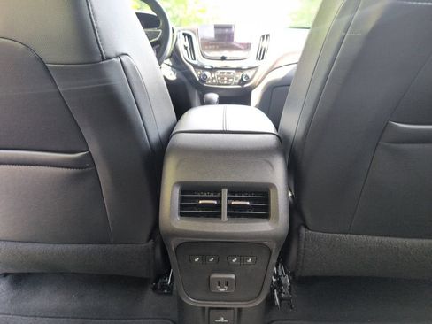 Used 2024 Chevrolet Equinox Premier FWD image 33
