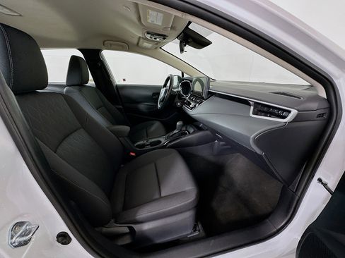 Used 2025 Toyota Corolla LE image 30