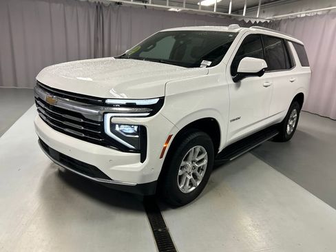 Used 2025 Chevrolet Tahoe LT AWD/4WD image 3