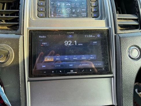 Used 2011 Ford Taurus Limited image 22