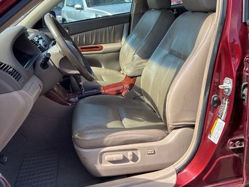 Used 2005 Toyota Camry XLE FWD image 11