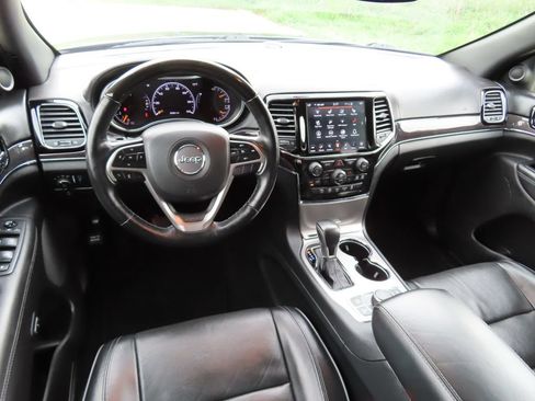 Certified 2020 Jeep Grand Cherokee Overland AWD/4WD image 4