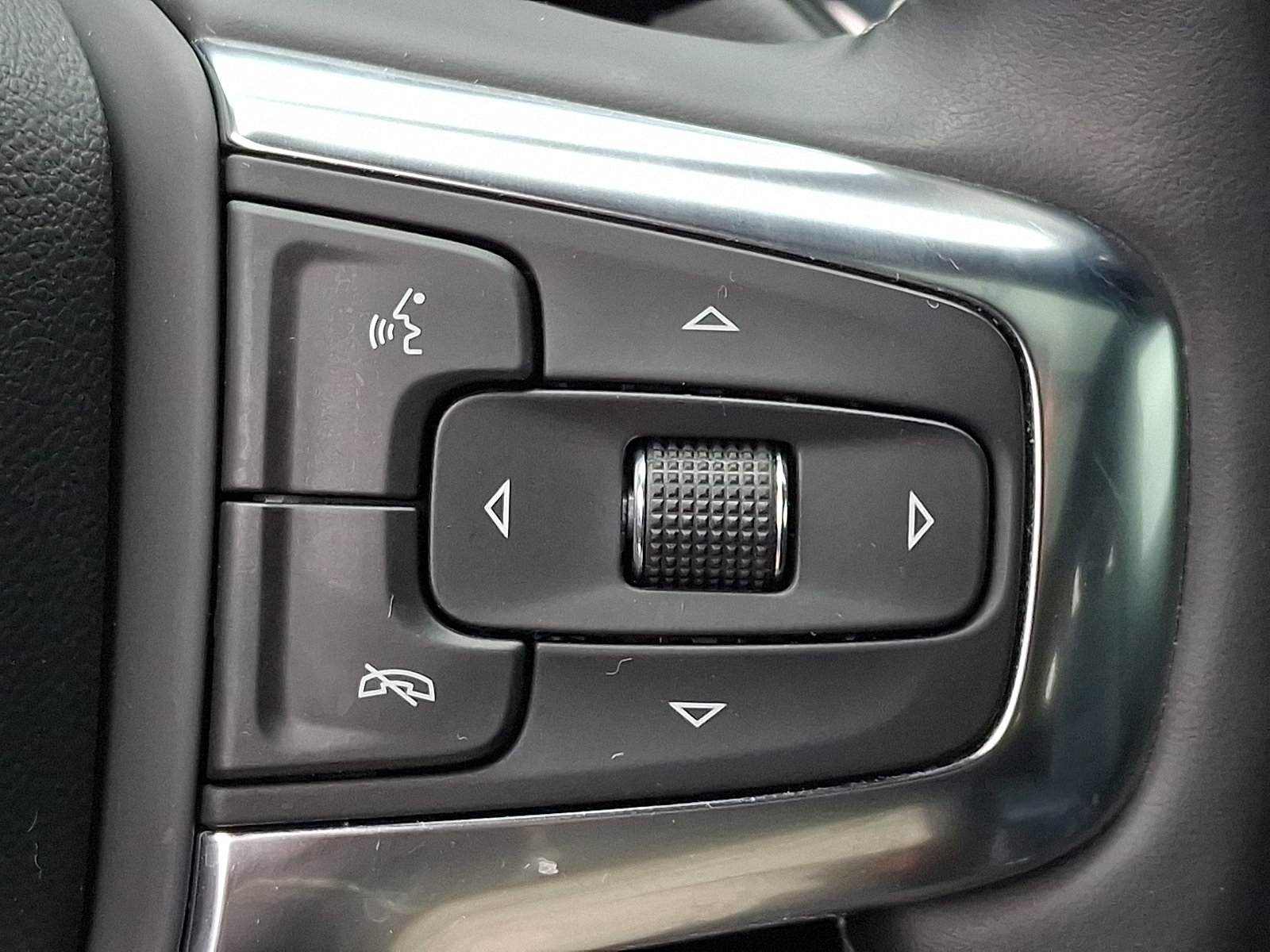 Certified 2025 Chevrolet Blazer RS w/ LPO, Floor Liner Package AWD/4WD image 24