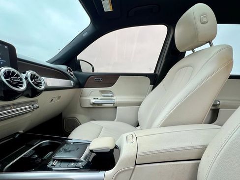 Used 2022 Mercedes-Benz GLB 250 4MATIC image 15