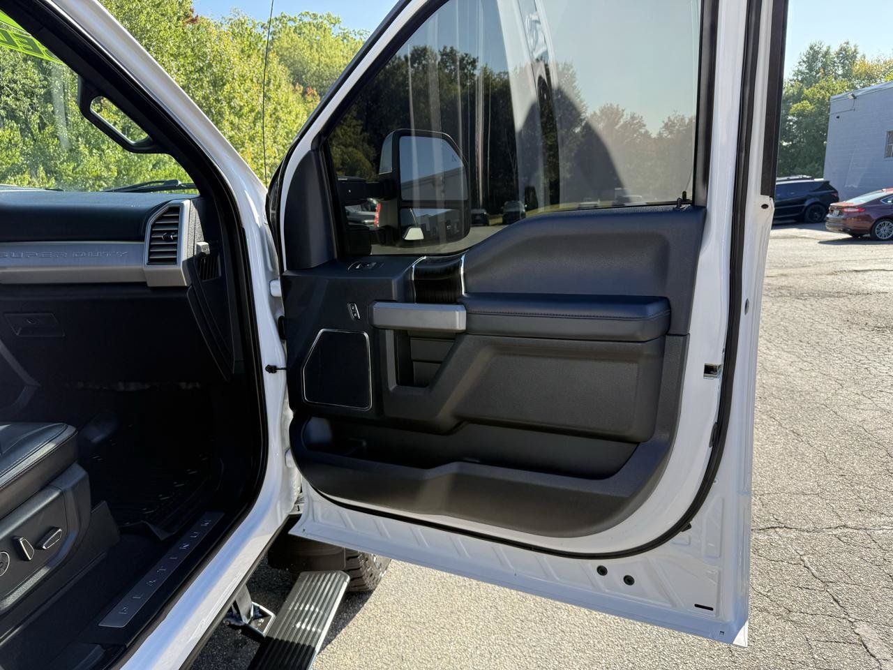 Used 2019 Ford F350 Platinum w/ Platinum Ultimate Package AWD/4WD image 28