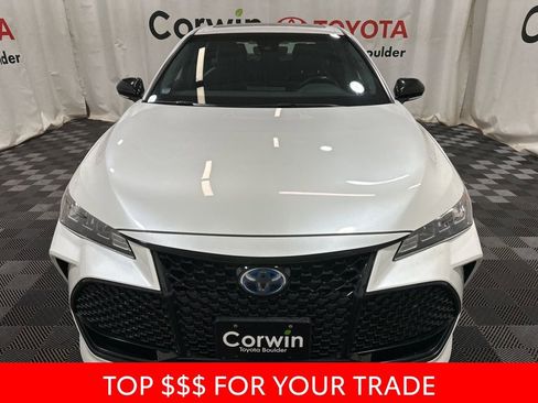 Used 2022 Toyota Avalon XSE image 2