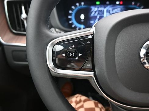 Used 2023 Volvo XC60 B5 Ultimate w/ Protection Package Premier image 26