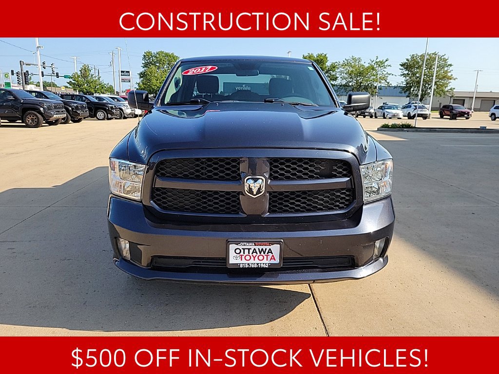 Used 2017 RAM 1500 Express AWD/4WD image 3