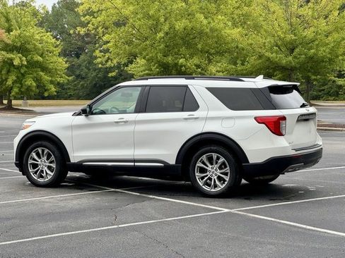 Used 2020 Ford Explorer XLT w/ Equipment Group 202A image 4