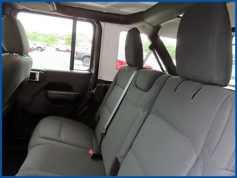 Certified 2020 Jeep Wrangler Unlimited Sport S AWD/4WD image 10