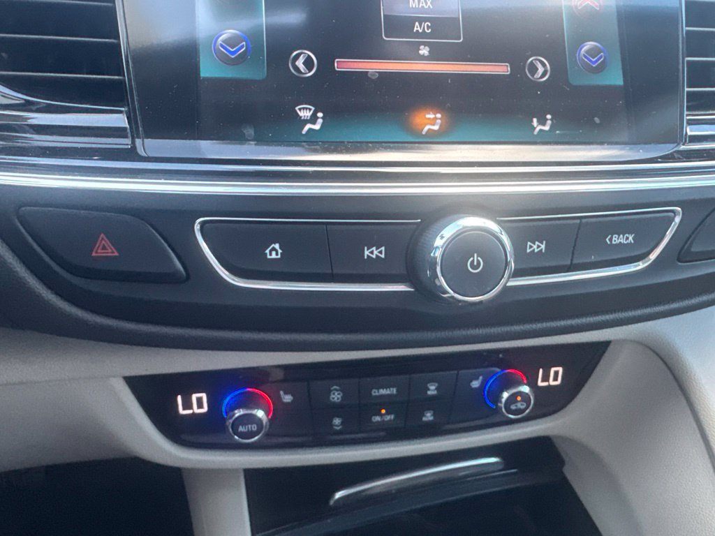 Used 2018 Buick Regal Essence w/ Driver Confidence Package #1 FWD image 18