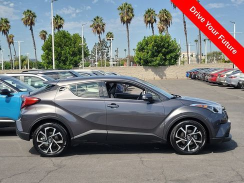 Used 2019 Toyota C-HR Limited FWD image 28