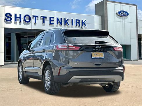Used 2024 Ford Edge SEL image 6